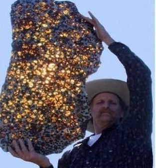 來自外太空給中國的禮物，他一己私慾，賣給了美國