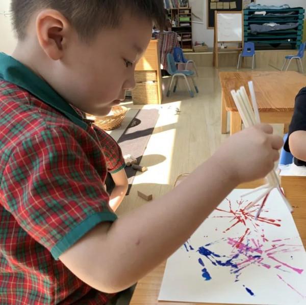 厲害了我的國，伊頓孩子獻禮祖國