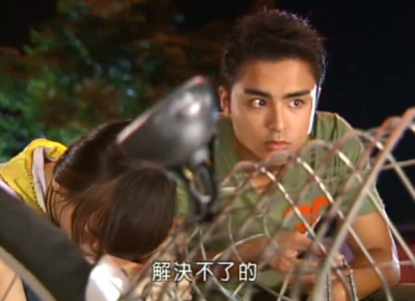 為還鉅債出道的10位明星,有2人還父母賭債,有5人因家裡生意失敗 為還鉅債出道的10位明星,有2人還父母賭債,有5人因家裡生意失敗