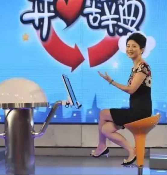 從“央視一姐”到“銷聲匿跡”，53歲的王小丫去哪了？