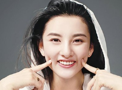 明星哭窮有一套：王鷗買不起房，趙露思龔俊還房貸，楊冪卡里沒錢