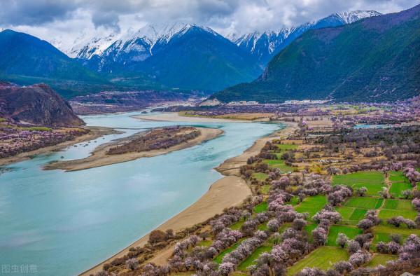 人間山河皆如畫，落筆成詩四時歌