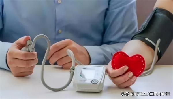 有高血壓的人要注意了，醫生：出現這3種狀況當心腦出血，要警惕