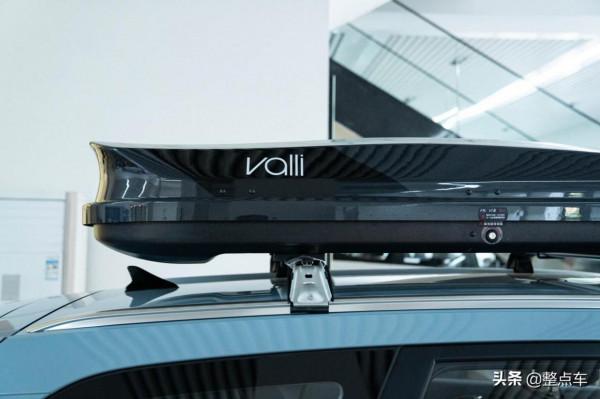 500L車頂行李箱很能裝，頂配10萬多拿下，寶駿Valli和卡羅拉咋選