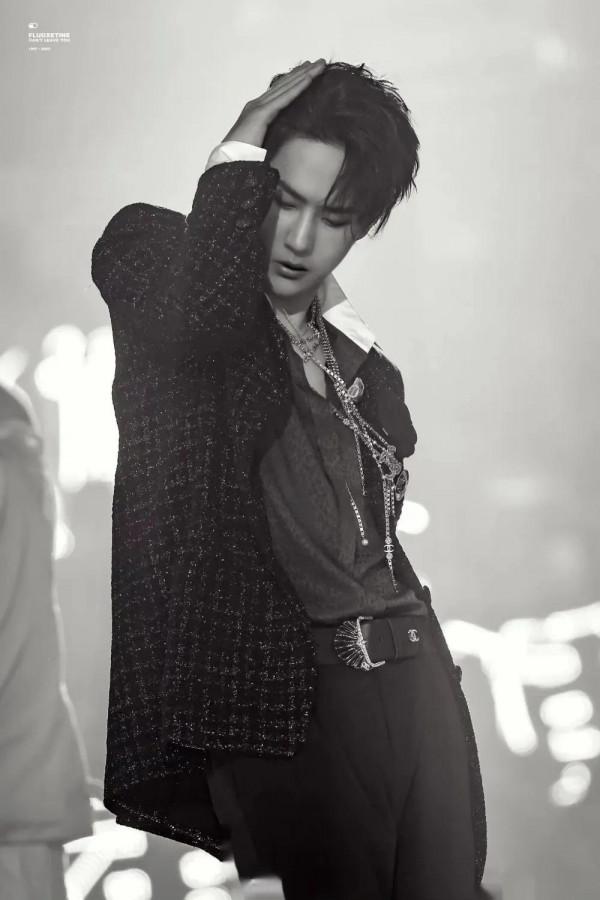 王一博《無感》現場版高畫質桌布