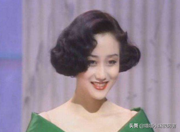 同是李連杰孩子，利智和黃秋燕的女兒，享受的父愛有差別