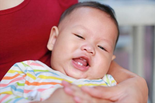 關於寶寶長牙你還有多少誤區?護理不當孩子遭罪,家長別不以為意 關於寶寶長牙你還有多少誤區?護理不當孩子遭罪,家長別不以為意