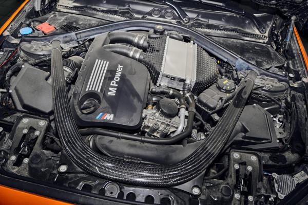 寶馬M2C改裝CMST透明碳纖維機蓋