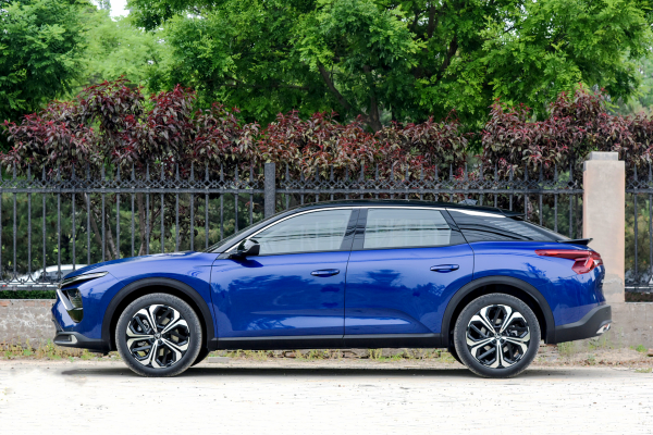 2021年終盤點：從凡爾賽到影豹，今年哪些新車充滿了爭議？