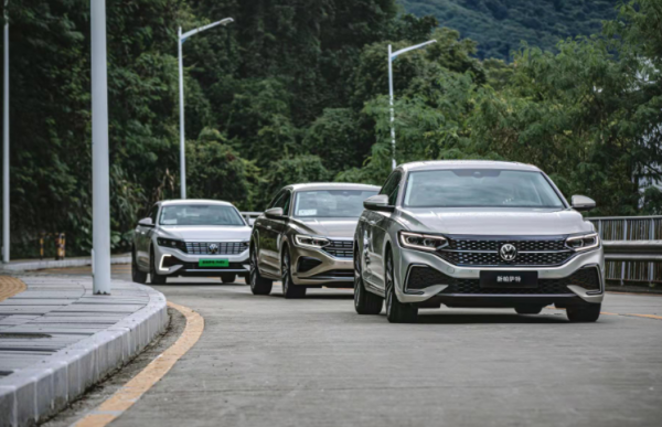 比亞迪秦領漲，軒逸下滑嚴重，寶馬5系落榜，11月轎車銷量榜解析