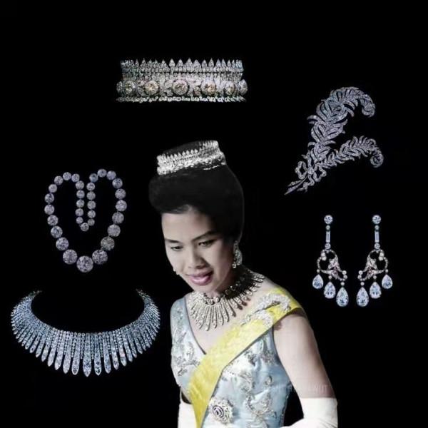 大戶就是不一樣,一下頭戴兩頂頭飾,連詩麗吉王后都無法與之相比 大戶就是不一樣,一下頭戴兩頂頭飾,連詩麗吉王后都無法與之相比