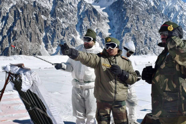 又出事了！雪崩巨響後印軍王牌部隊多人被埋，搶救出來已經沒氣了
