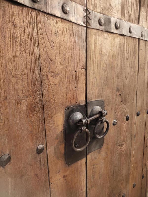 老榆木風化門板兩對