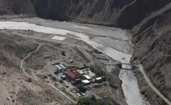 這條河流是我國固有領土，現在卻被鄰國控制，成為其邊界生命線