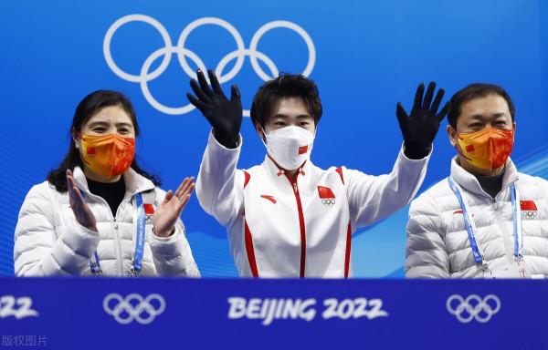 花樣滑冰男單：陳巍摘金，羽生結弦4A摔倒獲第四，金博洋第九