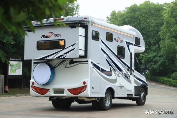 奇瑞3.0T豪華房車！配置高階，帶自動巡航，21度電，65寸家庭影院