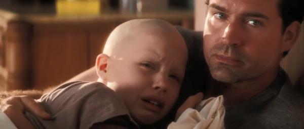 女孩一出生，就被母親送上手術檯，給姐姐捐獻各種器官，虐心電影