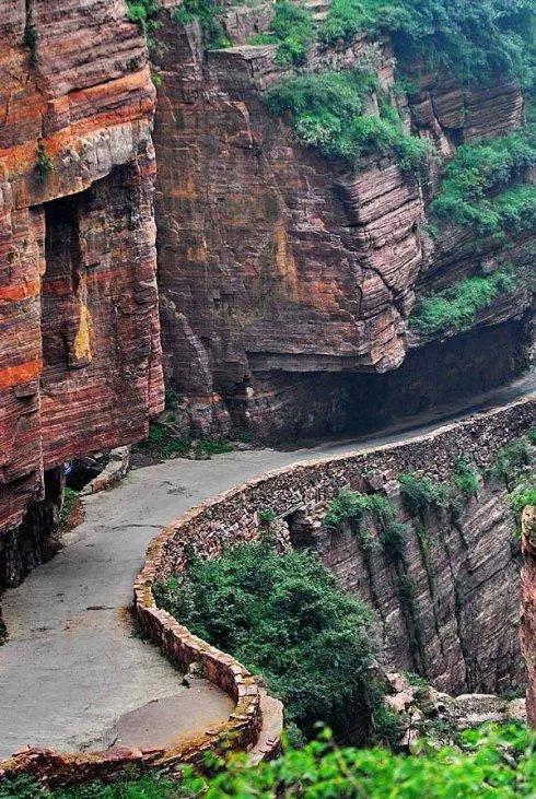 遊太行璧掛公路