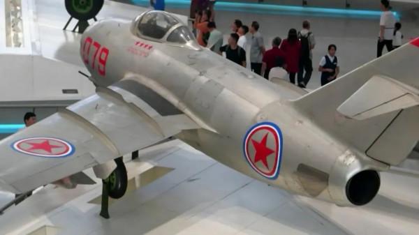 當“空中王牌”遇上殲-20 當“空中王牌”遇上殲-20