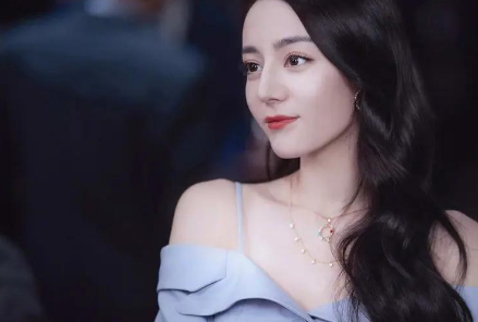 男偶像為了變白簡直拼了，劉宇拔腿毛，他們被曝要求塗最白的粉底