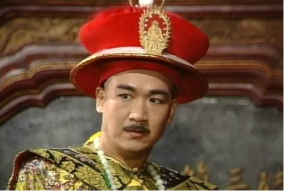 文武百官罷工參加喪禮，乾隆以為是大人物去世，一查卻是普通百姓