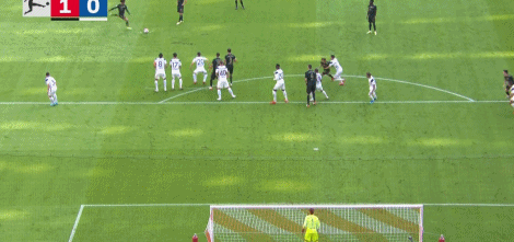 踢瘋了！拜仁26分鐘進4球，薩內8場造10球，大佬起立鼓掌