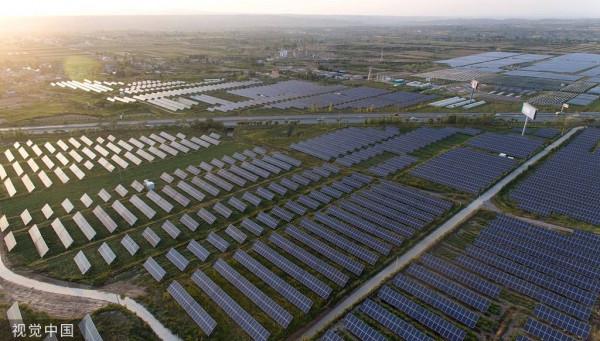 困在光伏裡的老人:失去土地痛罵“敗家子”拿出養老本還貸 困在光伏裡的老人:失去土地痛罵“敗家子”拿出養老本還貸