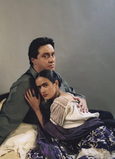 “一字眉”畫家：18歲車禍32次手術，丈夫出軌妹妹，她選擇原諒他