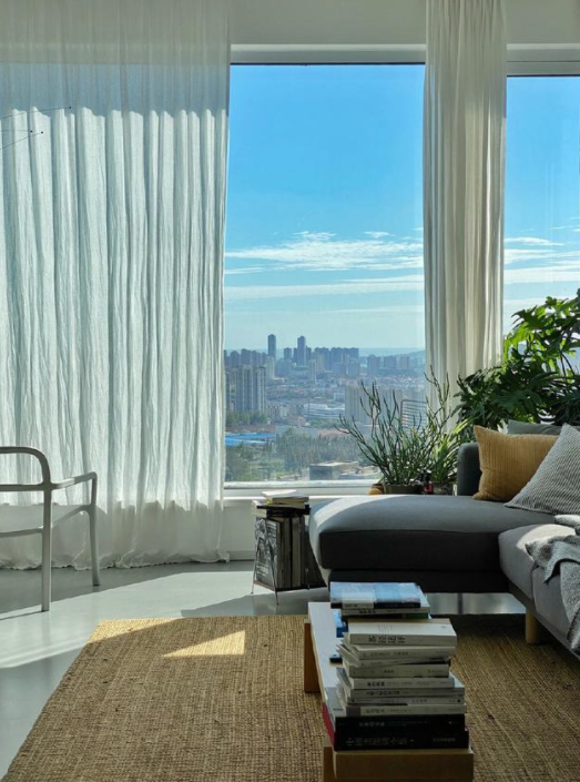 越來越多人買帶落地窗的房子，我家也跟風，入住2年太后悔了