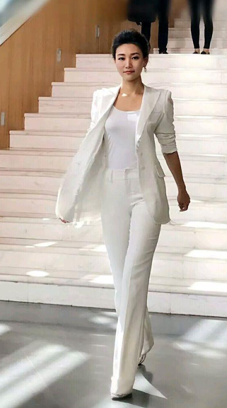 央視大齡剩女扎堆,如何向幸福出發?網友:央視領導要關心一下 央視大齡剩女扎堆,如何向幸福出發?網友:央視領導要關心一下