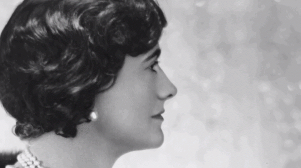 “我睡覺時候只穿香奈兒N°5!”——瑪麗蓮·夢露 “我睡覺時候只穿香奈兒N°5!”——瑪麗蓮·夢露