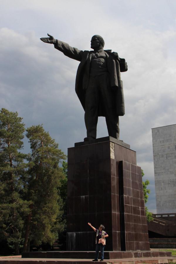 中亞五國漫遊之吉爾吉斯，我們在那裡拜謁了詩仙李十二出生的地方