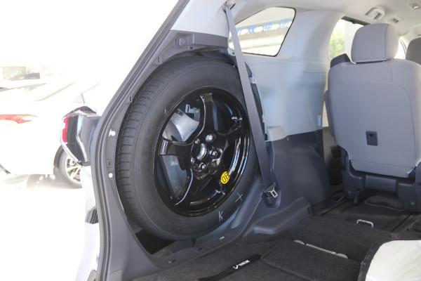 【到店實拍】外形激進，空間優秀，全系2.5L混動，豐田賽那實拍