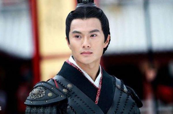 為什麼皇帝大多對有血緣關係的叔叔特別狠，卻對皇后孃家很客氣？