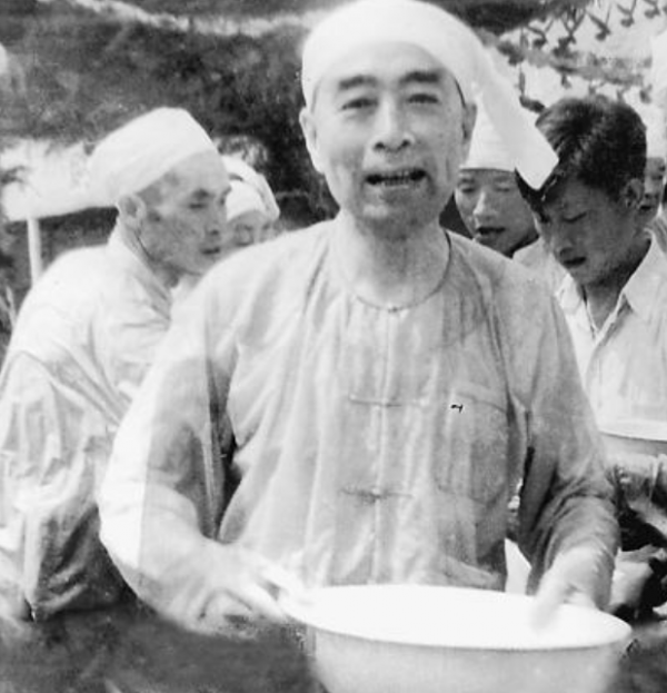 76年周總理病逝後，追悼會上出現一位日本老人：我是周總理的弟弟