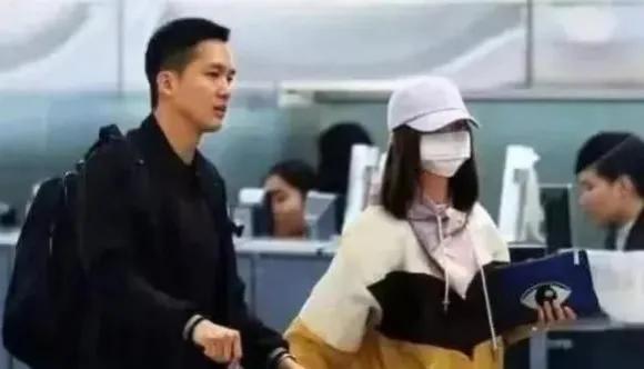 阿sa攜手富三代太子爺男友逛街，穩坐闊太高位啦