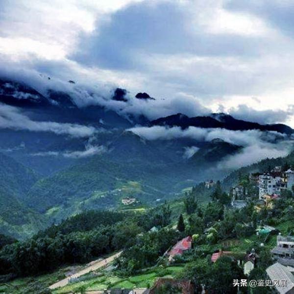 1979年&comma;團長從望遠鏡裡看見兒子犧牲在越軍機槍下&comma;一天後攻克沙巴