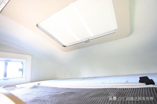 ​老少皆宜的高顏值酒店型瑞弗房車!5座5臥佈局,還帶雙發電機 ​老少皆宜的高顏值酒店型瑞弗房車!5座5臥佈局,還帶雙發電機