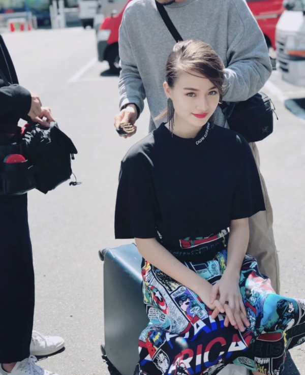 日德“奇蹟美少女”降落凡間!這氣質確定只有15歲? 日德“奇蹟美少女”降落凡間!這氣質確定只有15歲?