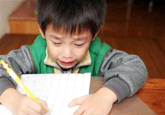 學生姓名撞上動畫人物，老師上課不敢叫他，怕控制不了大笑的同學