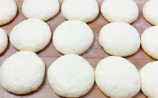 奶香玉米餅,柔軟又香甜,老阿姨分享技巧,放一天不發硬 奶香玉米餅,柔軟又香甜,老阿姨分享技巧,放一天不發硬