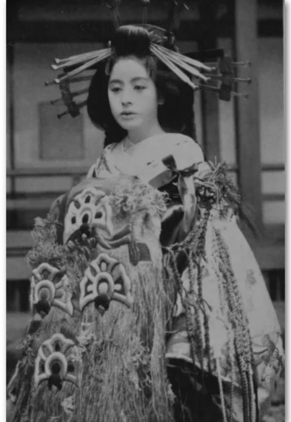 別被日劇給騙了！真實的吉原花魁，人前風光下場悽慘