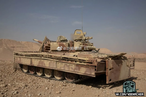 美國B-2隱身轟炸機駕駛艙裡出現“女式內衣”?丨圖說軍事 美國B-2隱身轟炸機駕駛艙裡出現“女式內衣”?丨圖說軍事