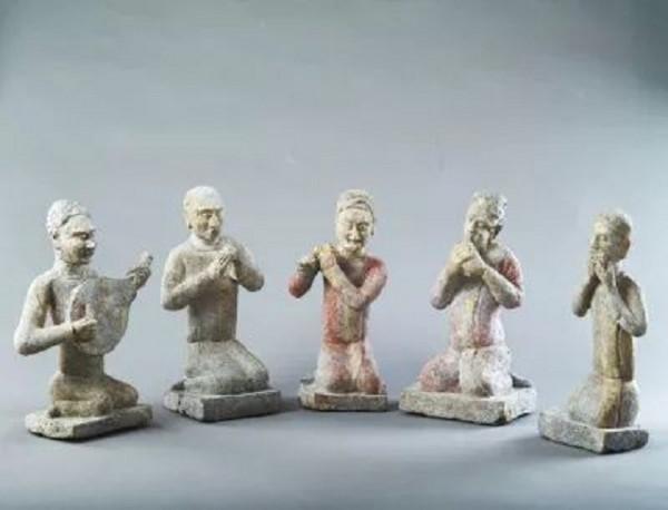 甘肅古墓出土17塊石質屏風，20年後專家痛哭：是我們犯了大錯