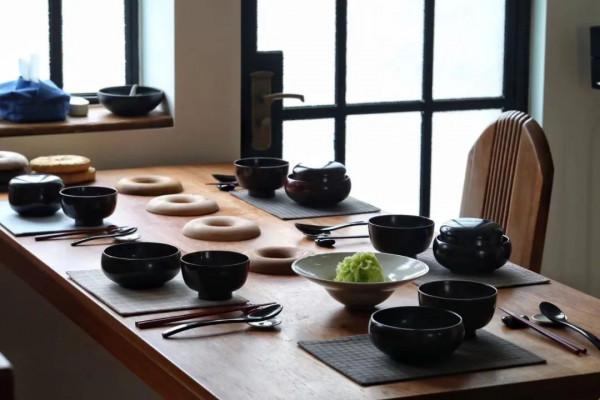 10萬爆改80平老房子，他們在鬧市過上了世外桃源的生活