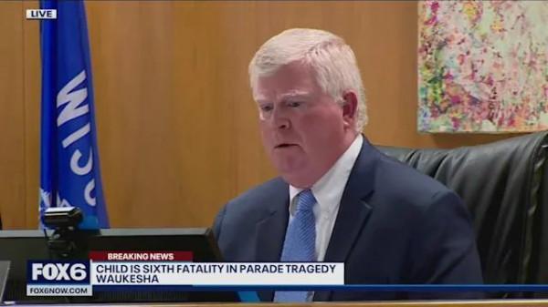 意外而痛心！美國最令人崩潰的案件之一：開車撞人群致6死，兇手身份全曝光