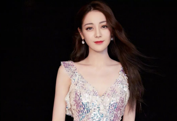 迪麗熱巴愛不釋手的酸奶疙瘩真的很難吃嗎？新疆人：沒見過世面