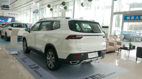 十萬出頭的大空間SUV 新豪越到店實拍 高性價比是賣點