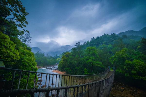 江西一4A景區內，空氣新鮮、水質極佳，是有名的避暑勝地