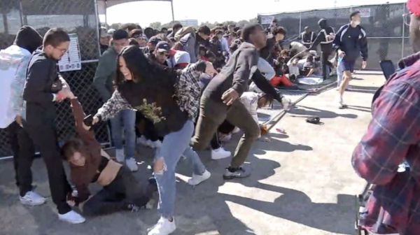 11月6日,美國踩踏死傷300人;印度大火死10人;非洲爆炸死100人 11月6日,美國踩踏死傷300人;印度大火死10人;非洲爆炸死100人